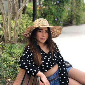 Meet your Posher, Moon